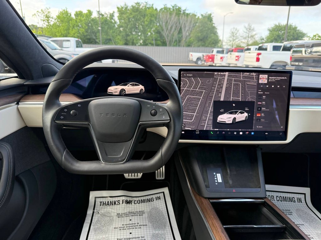 Tesla Model S Vehicle Full-screen Gallery Image 21