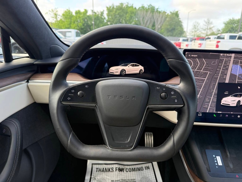 Tesla Model S Vehicle Full-screen Gallery Image 22