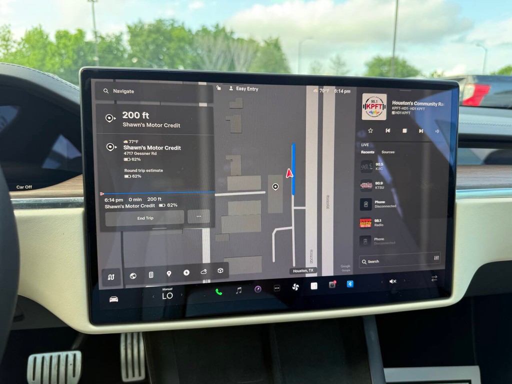 Tesla Model S Vehicle Full-screen Gallery Image 26