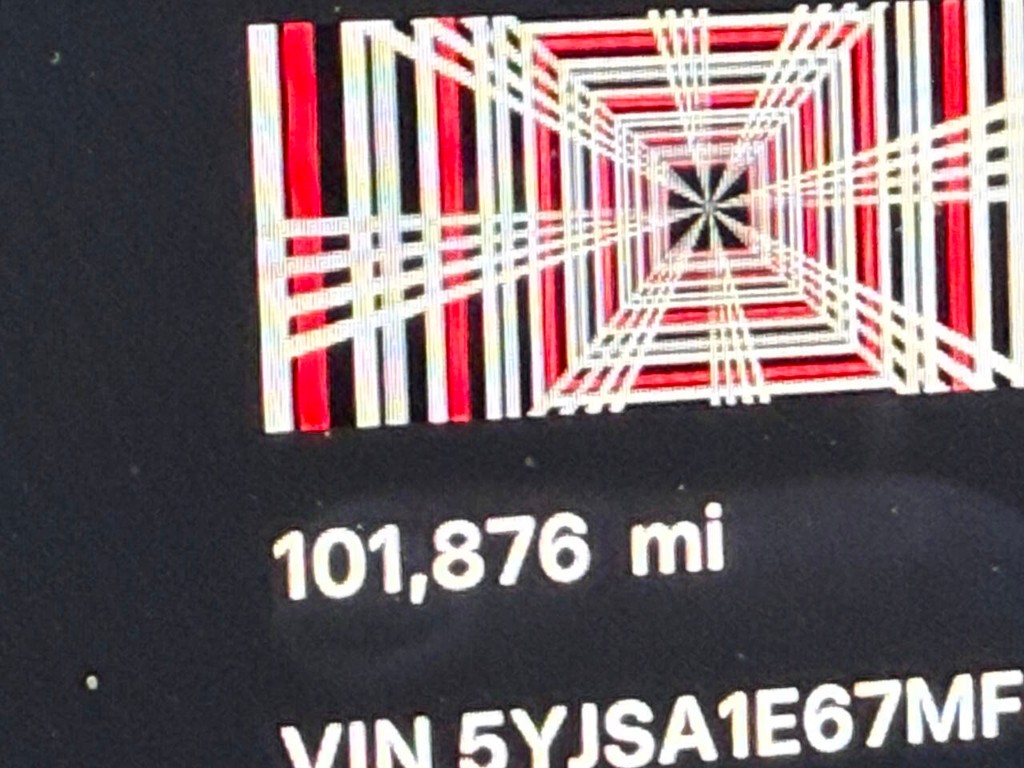 Tesla Model S Vehicle Full-screen Gallery Image 33