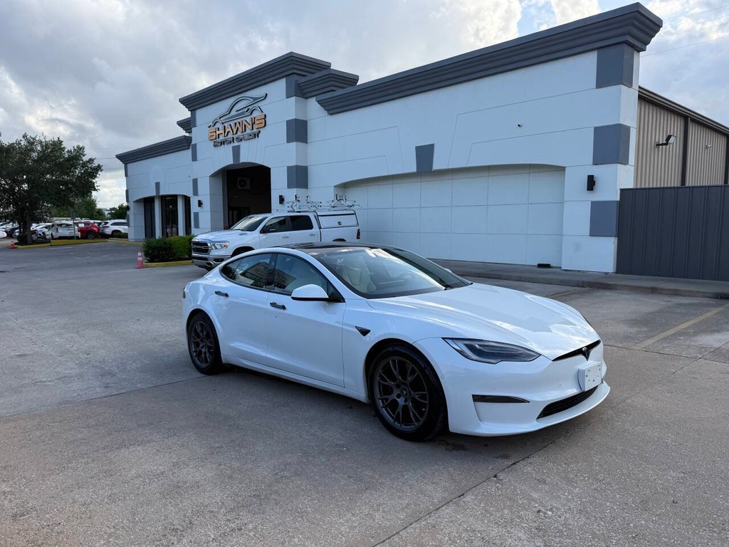 Tesla Model S Vehicle Full-screen Gallery Image 43