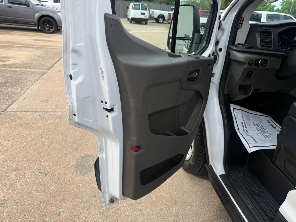 Ford Transit Passenger Wagon Vehicle Full-screen Gallery Image 08