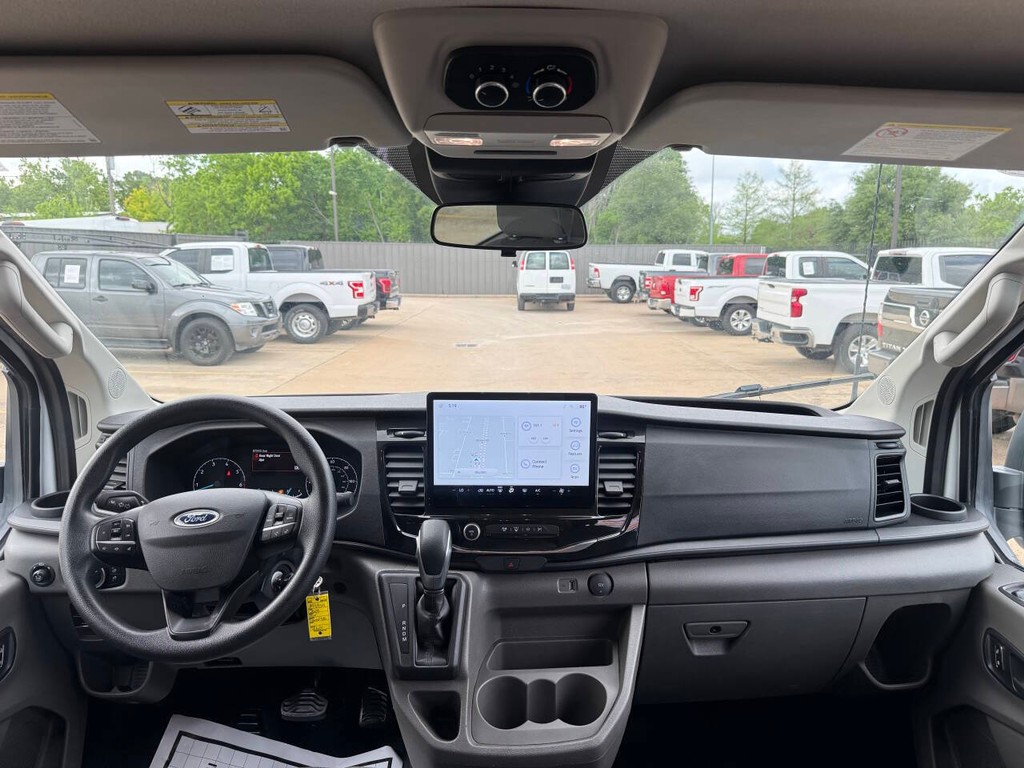 Ford Transit Passenger Wagon Vehicle Full-screen Gallery Image 12