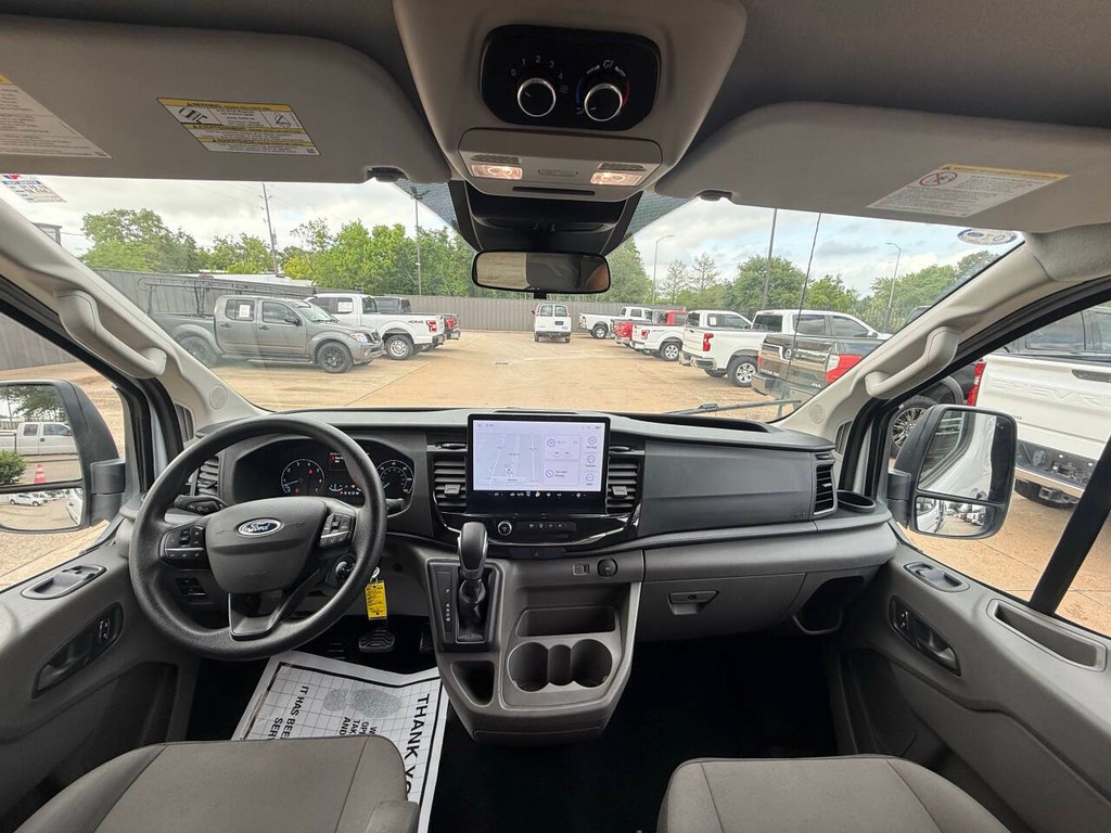 Ford Transit Passenger Wagon Vehicle Full-screen Gallery Image 13