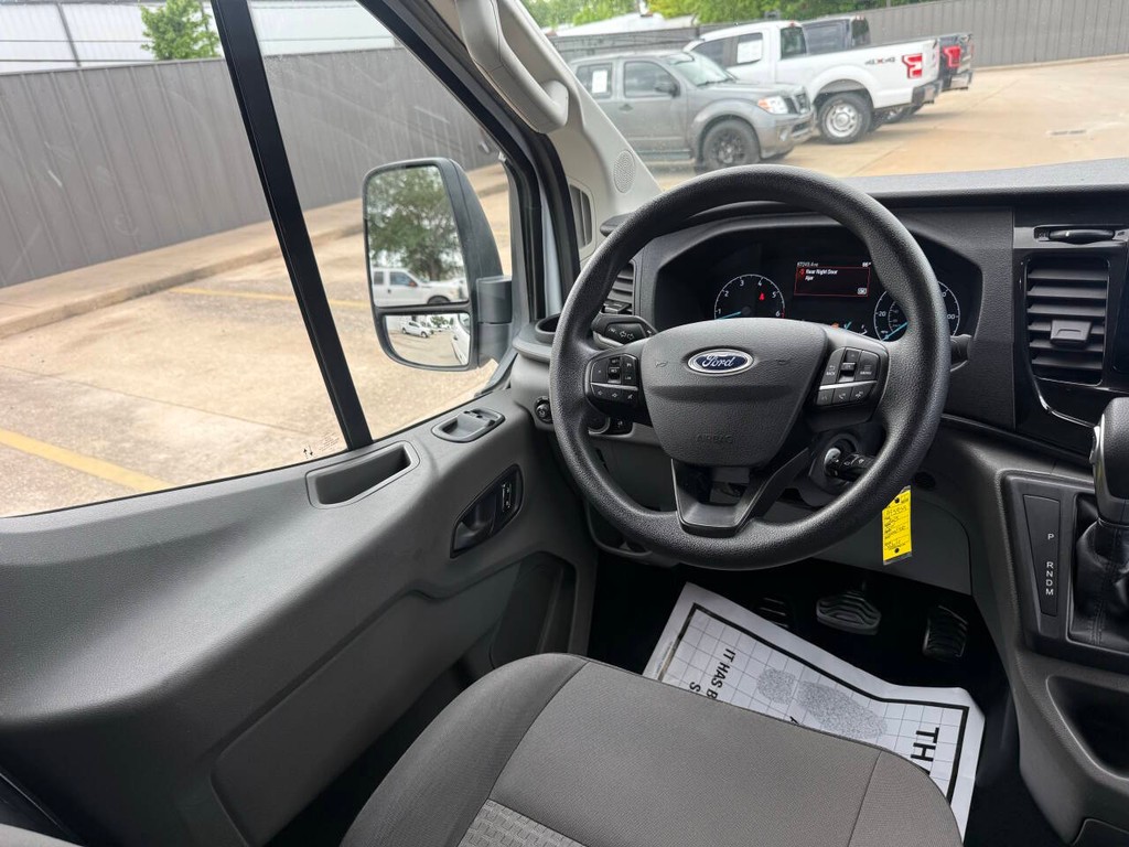 Ford Transit Passenger Wagon Vehicle Full-screen Gallery Image 14