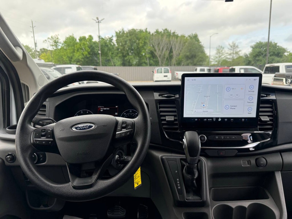 Ford Transit Passenger Wagon Vehicle Full-screen Gallery Image 16