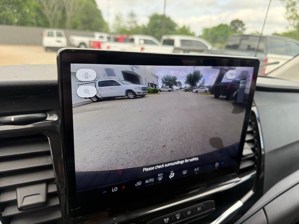 Ford Transit Passenger Wagon Vehicle Full-screen Gallery Image 19