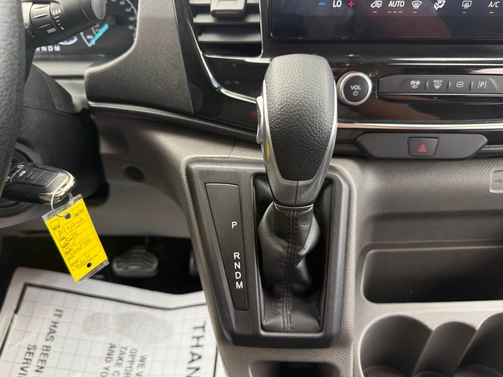 Ford Transit Passenger Wagon Vehicle Full-screen Gallery Image 21