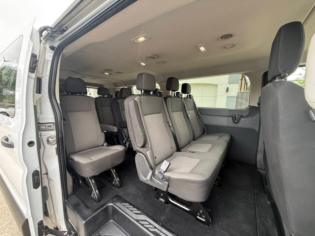 Ford Transit Passenger Wagon Vehicle Full-screen Gallery Image 24