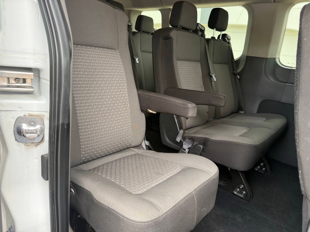 Ford Transit Passenger Wagon Vehicle Full-screen Gallery Image 26
