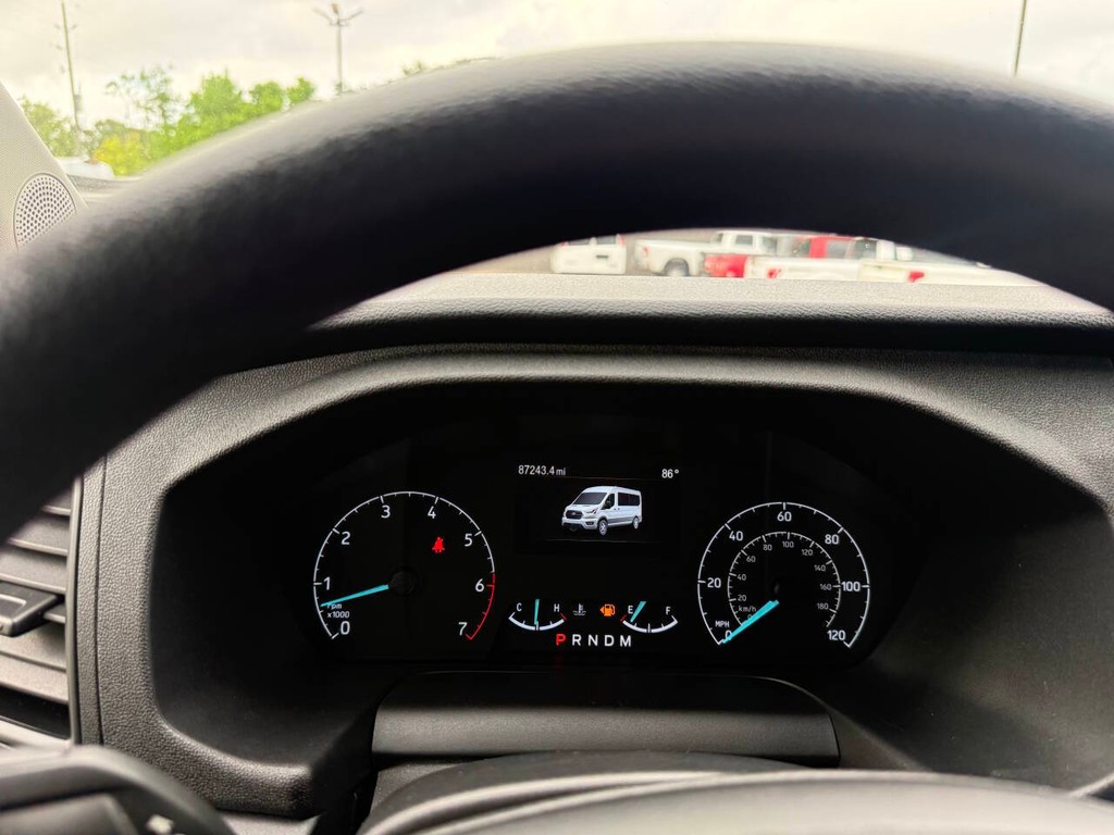 Ford Transit Passenger Wagon Vehicle Full-screen Gallery Image 30