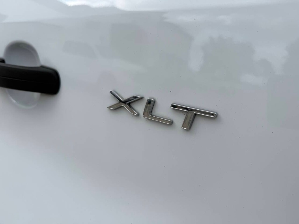 Ford Transit Passenger Wagon Vehicle Full-screen Gallery Image 39