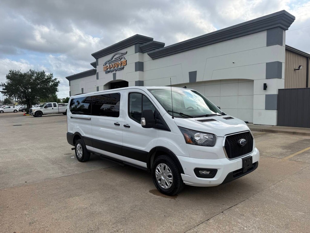 Ford Transit Passenger Wagon Vehicle Full-screen Gallery Image 42