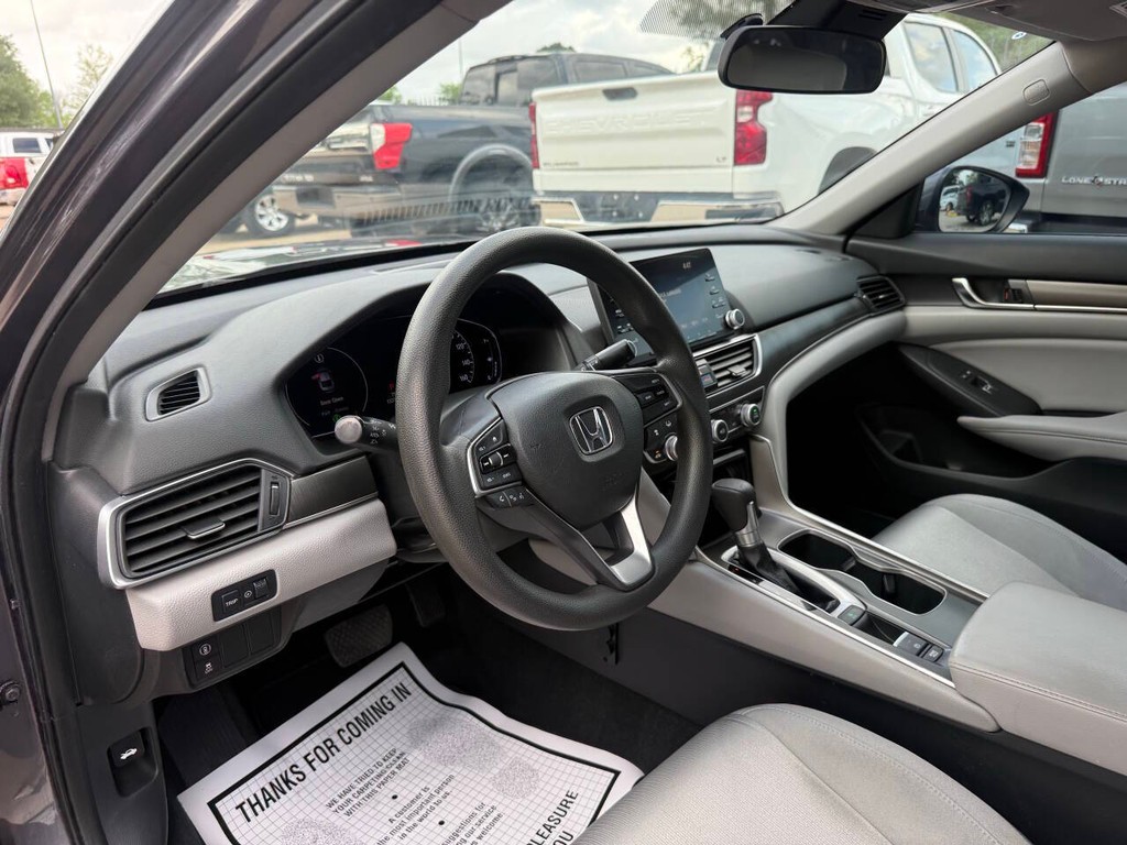 Honda Accord Sedan Vehicle Full-screen Gallery Image 06