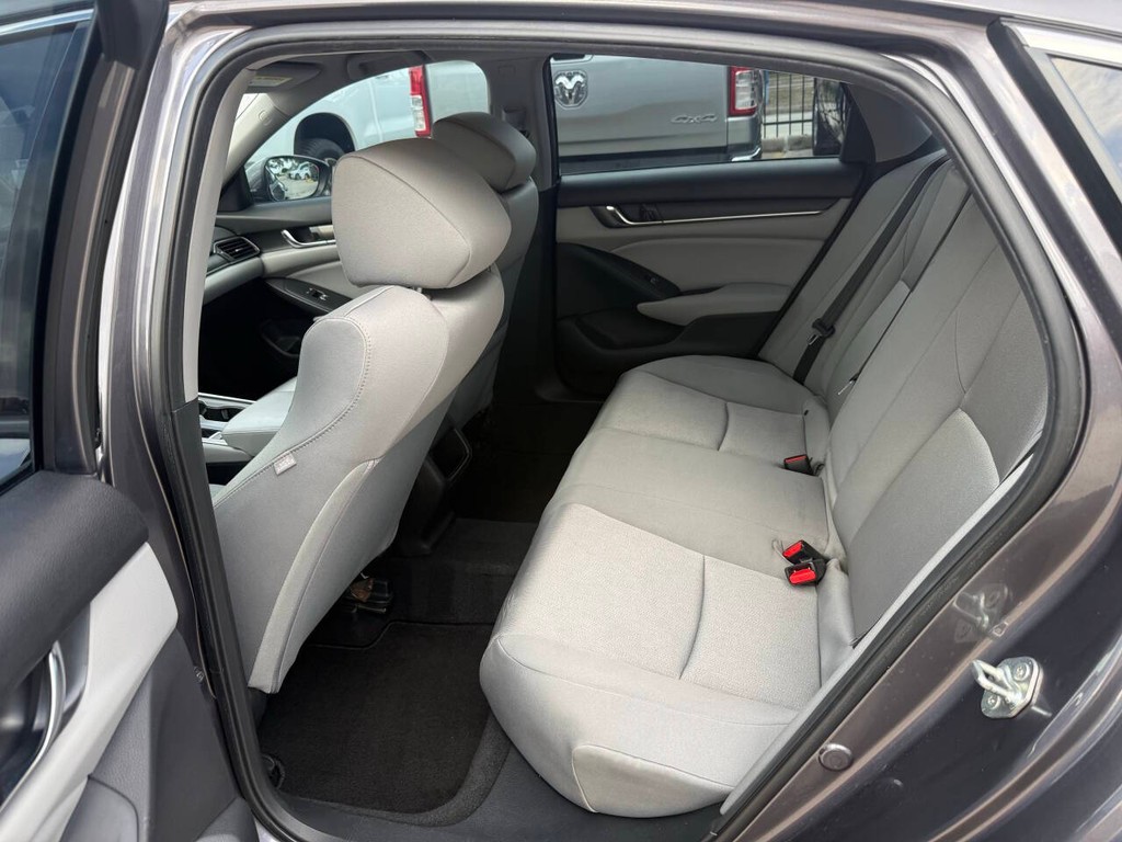 Honda Accord Sedan Vehicle Full-screen Gallery Image 13