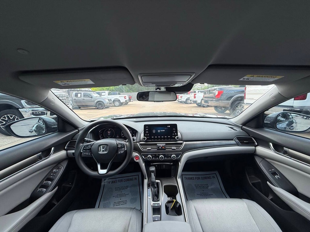 Honda Accord Sedan Vehicle Full-screen Gallery Image 18