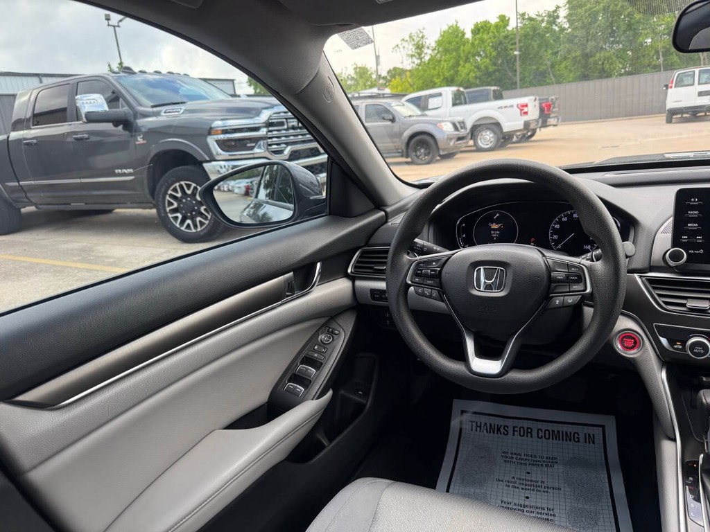 Honda Accord Sedan Vehicle Full-screen Gallery Image 19