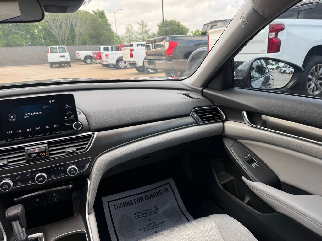 Honda Accord Sedan Vehicle Full-screen Gallery Image 20