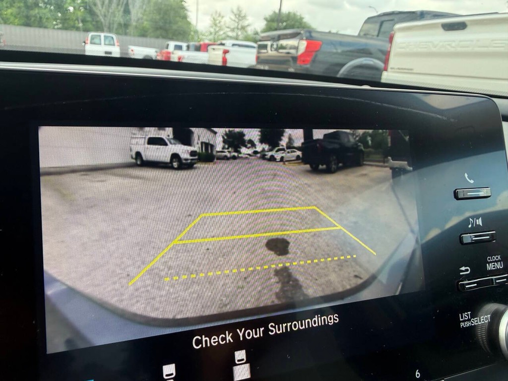 Honda Accord Sedan Vehicle Full-screen Gallery Image 26