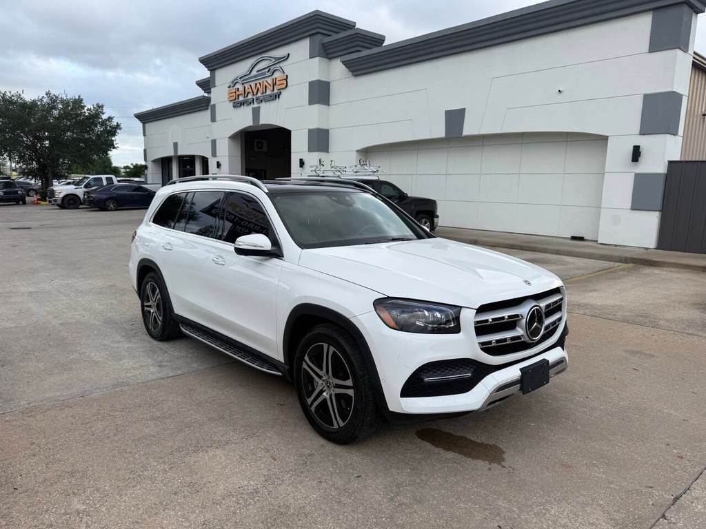 Mercedes-Benz GLS Vehicle Full-screen Gallery Image 02