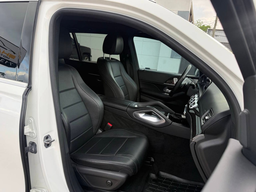 Mercedes-Benz GLS Vehicle Full-screen Gallery Image 10