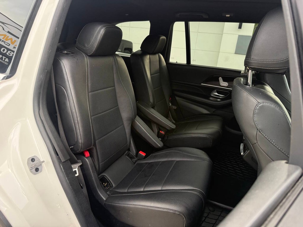 Mercedes-Benz GLS Vehicle Full-screen Gallery Image 17