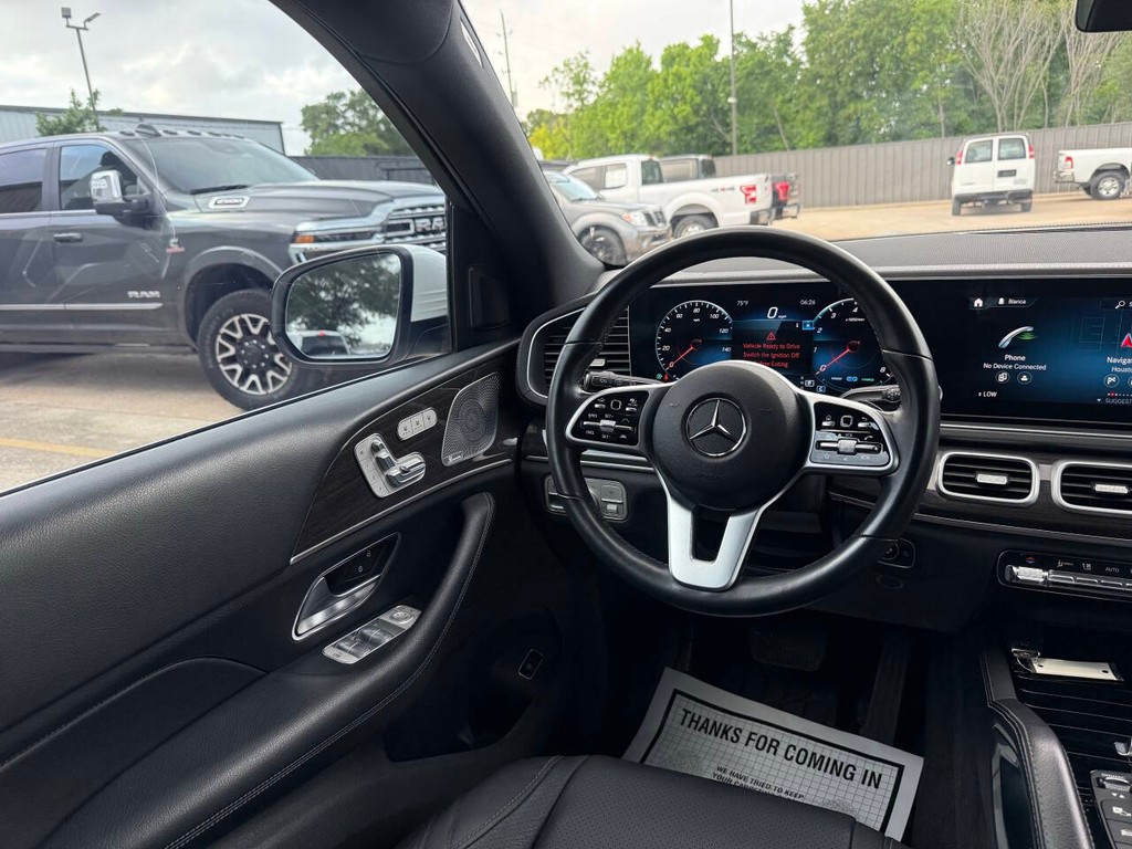 Mercedes-Benz GLS Vehicle Full-screen Gallery Image 22