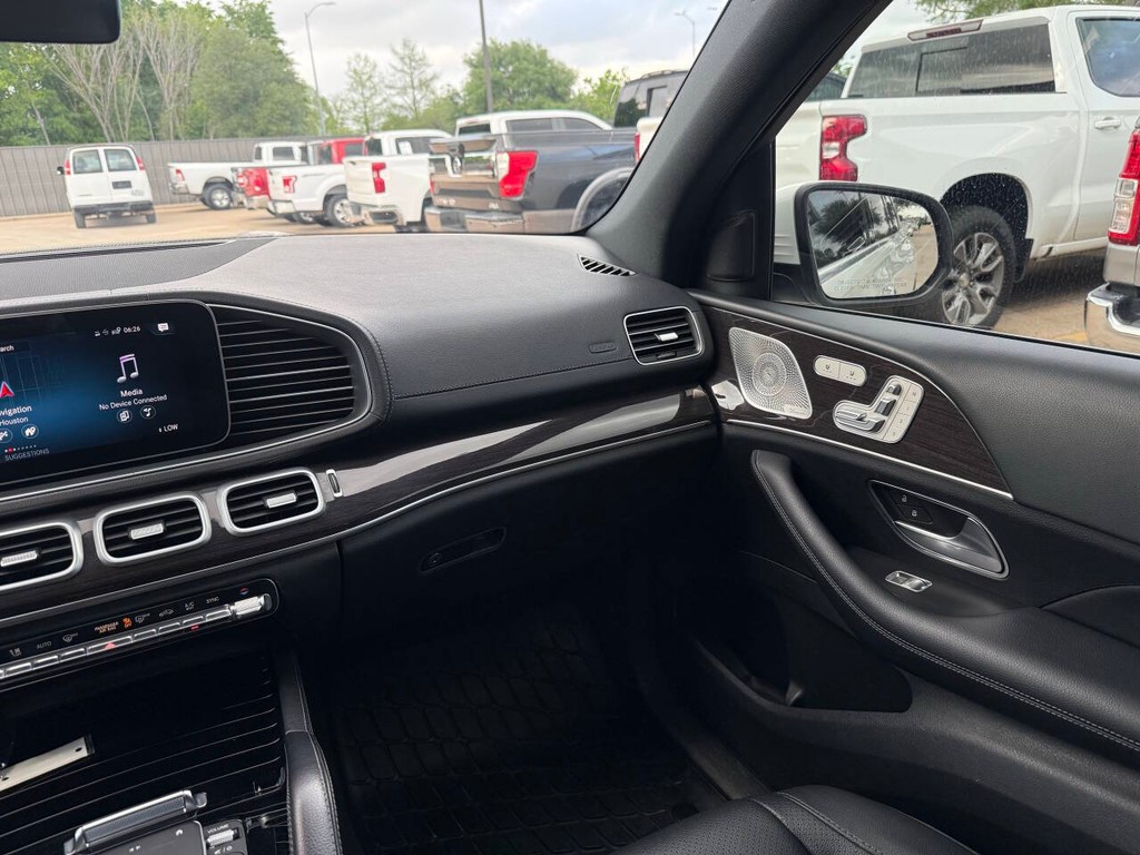 Mercedes-Benz GLS Vehicle Full-screen Gallery Image 23