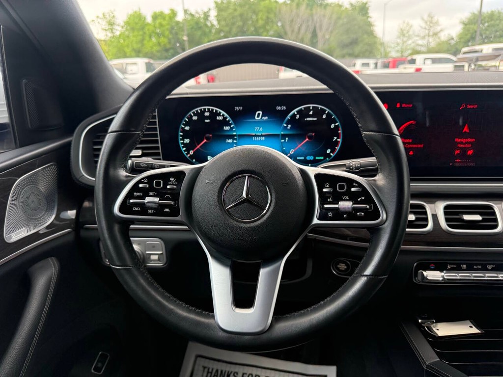 Mercedes-Benz GLS Vehicle Full-screen Gallery Image 25