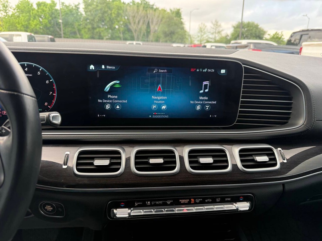 Mercedes-Benz GLS Vehicle Full-screen Gallery Image 27