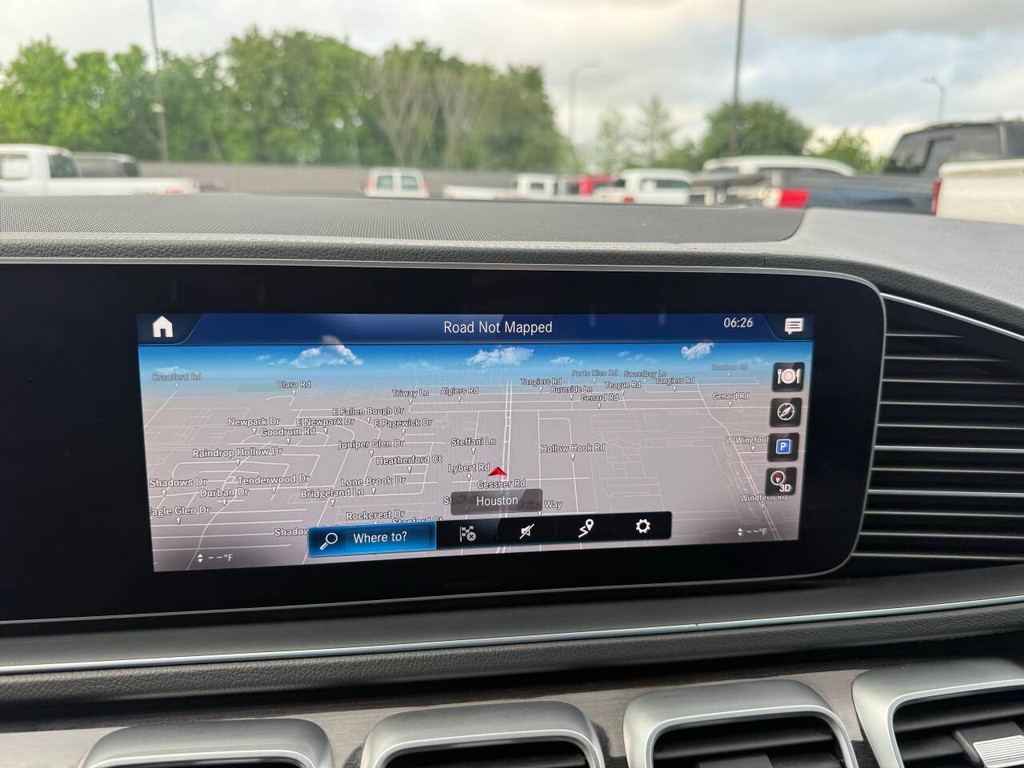 Mercedes-Benz GLS Vehicle Full-screen Gallery Image 28