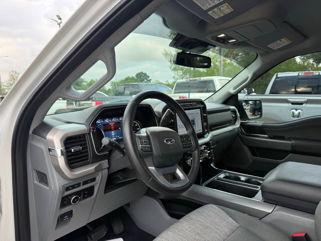 Ford F-150 Vehicle Full-screen Gallery Image 06