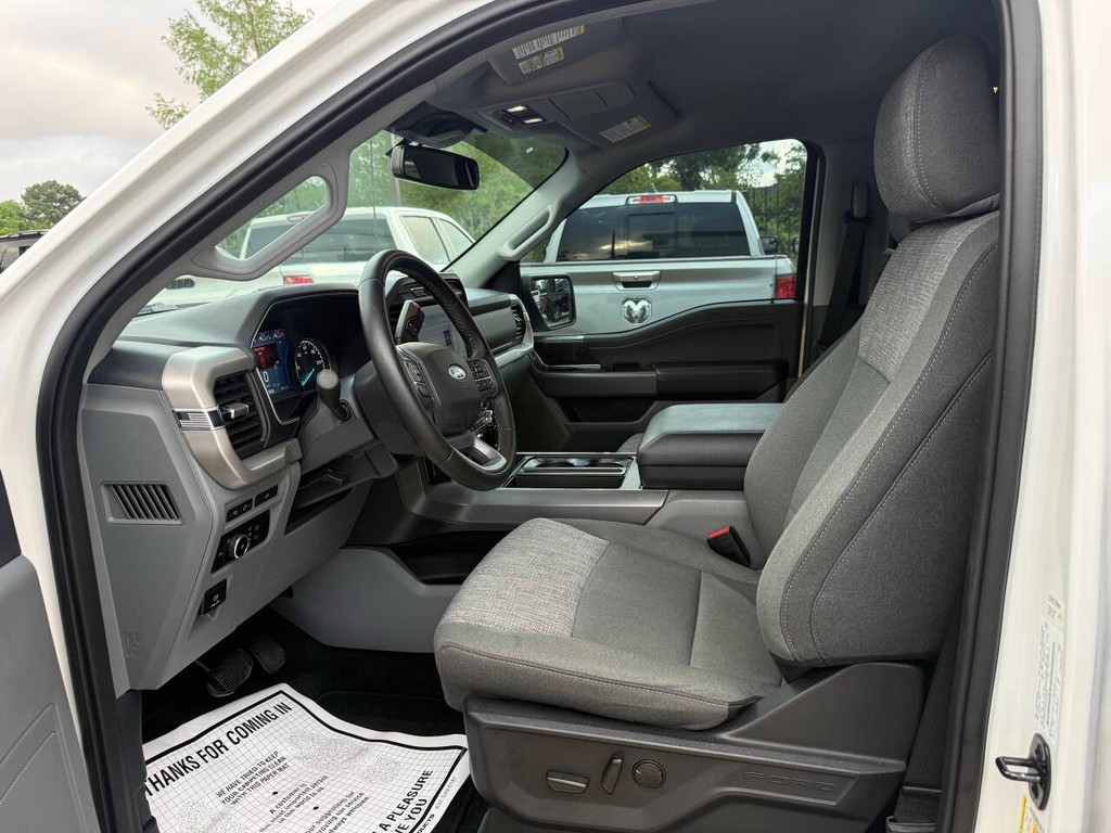 Ford F-150 Vehicle Full-screen Gallery Image 07