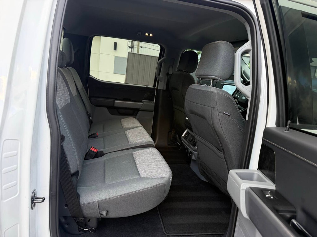 Ford F-150 Vehicle Full-screen Gallery Image 15