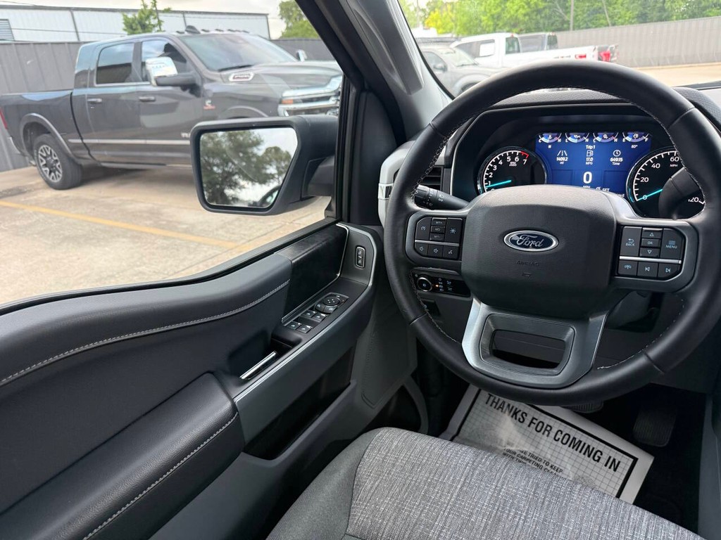 Ford F-150 Vehicle Full-screen Gallery Image 19