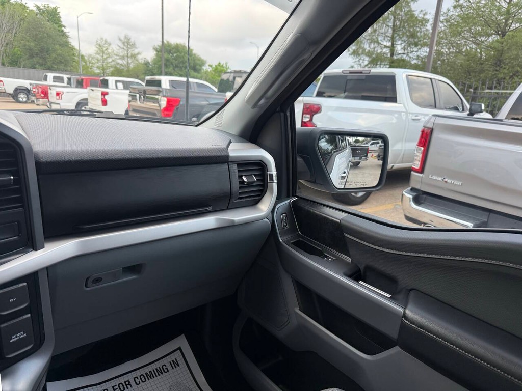 Ford F-150 Vehicle Full-screen Gallery Image 20