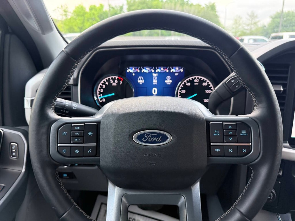 Ford F-150 Vehicle Full-screen Gallery Image 23