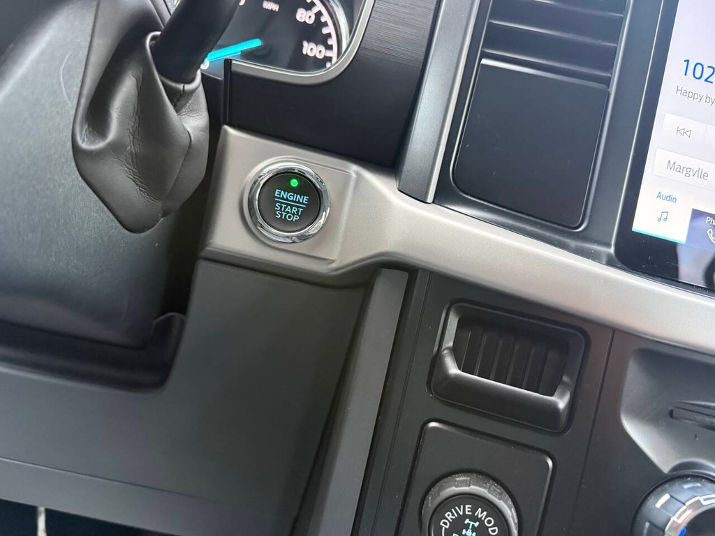 Ford F-150 Vehicle Full-screen Gallery Image 30