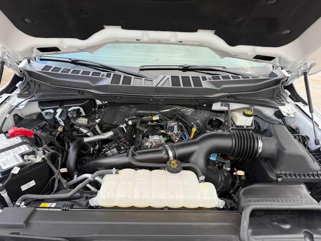 Ford F-150 Vehicle Full-screen Gallery Image 36