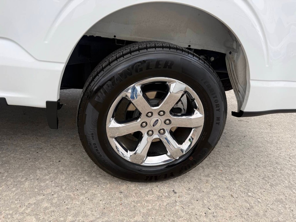 Ford F-150 Vehicle Full-screen Gallery Image 38