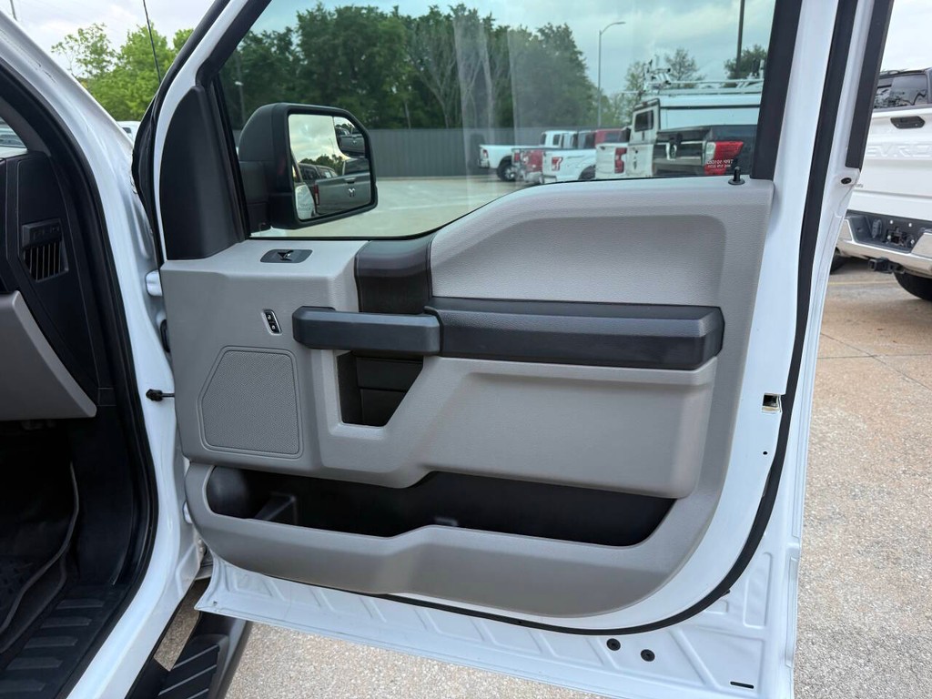 Ford F-150 Vehicle Full-screen Gallery Image 11