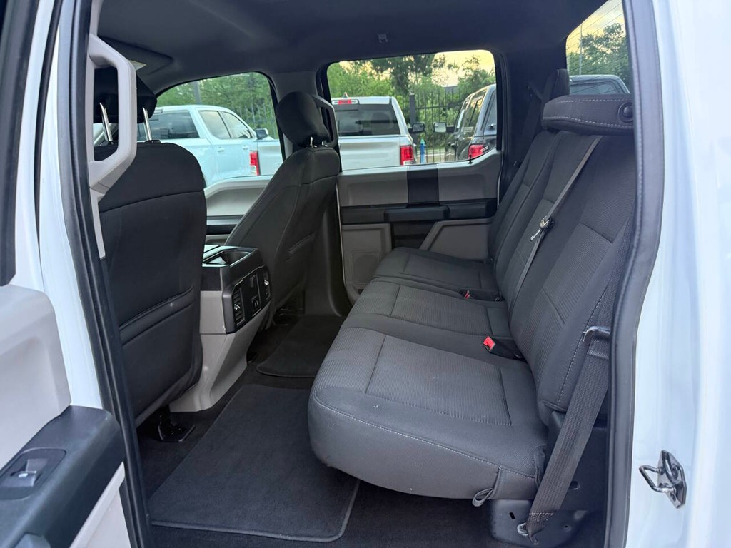 Ford F-150 Vehicle Full-screen Gallery Image 13