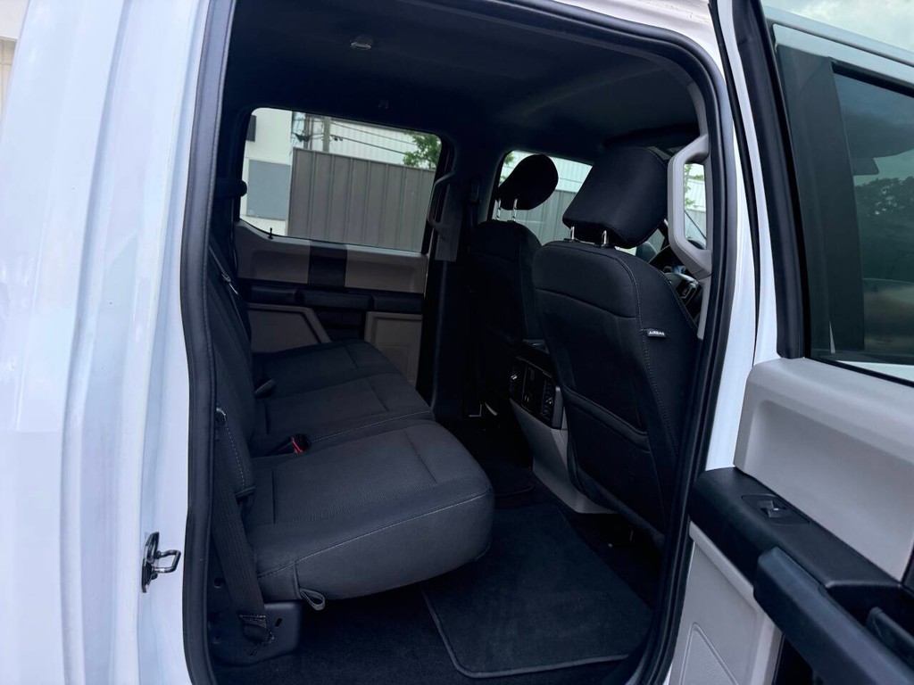 Ford F-150 Vehicle Full-screen Gallery Image 15