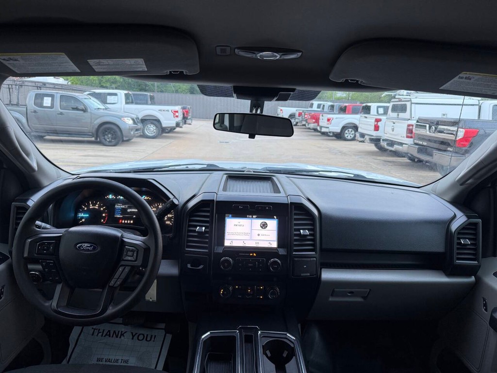 Ford F-150 Vehicle Full-screen Gallery Image 17