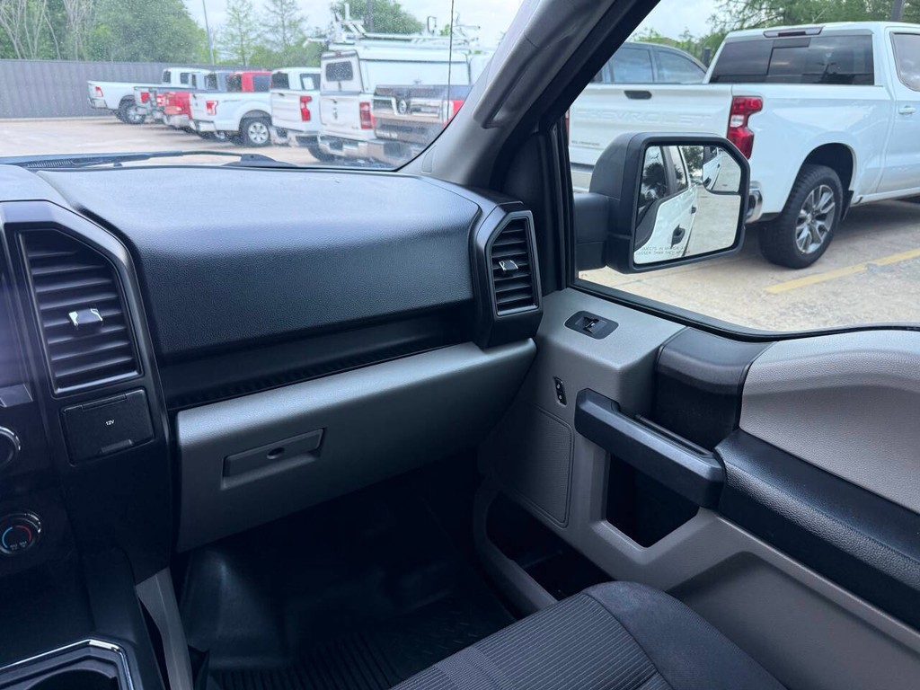 Ford F-150 Vehicle Full-screen Gallery Image 20