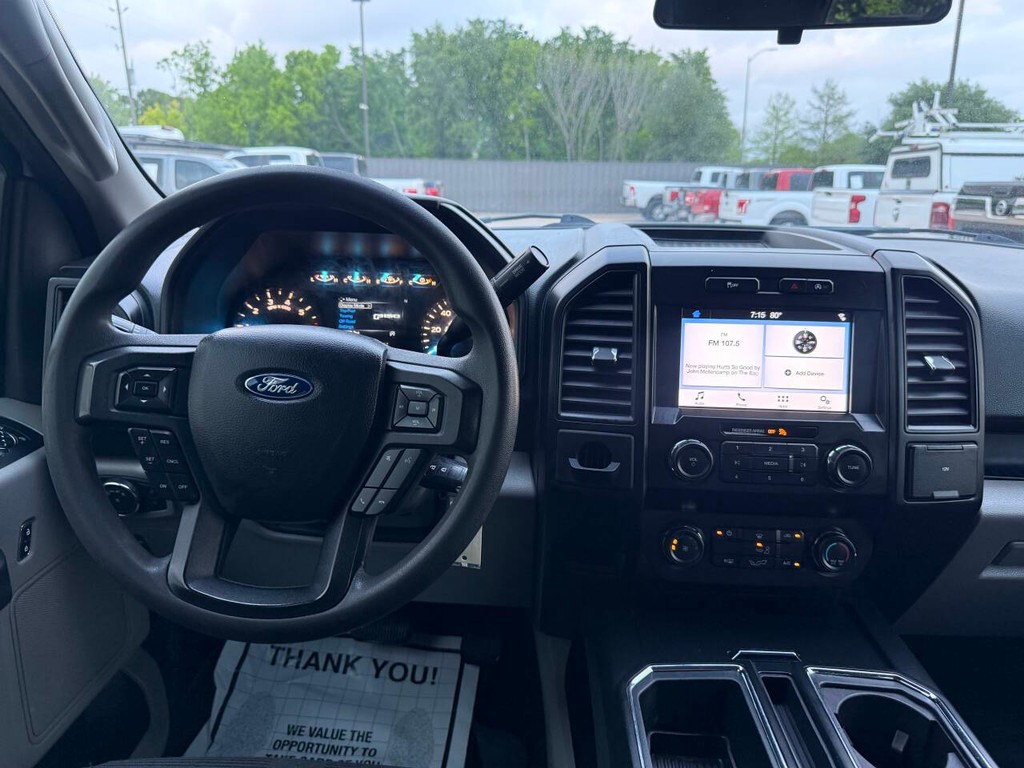 Ford F-150 Vehicle Full-screen Gallery Image 21