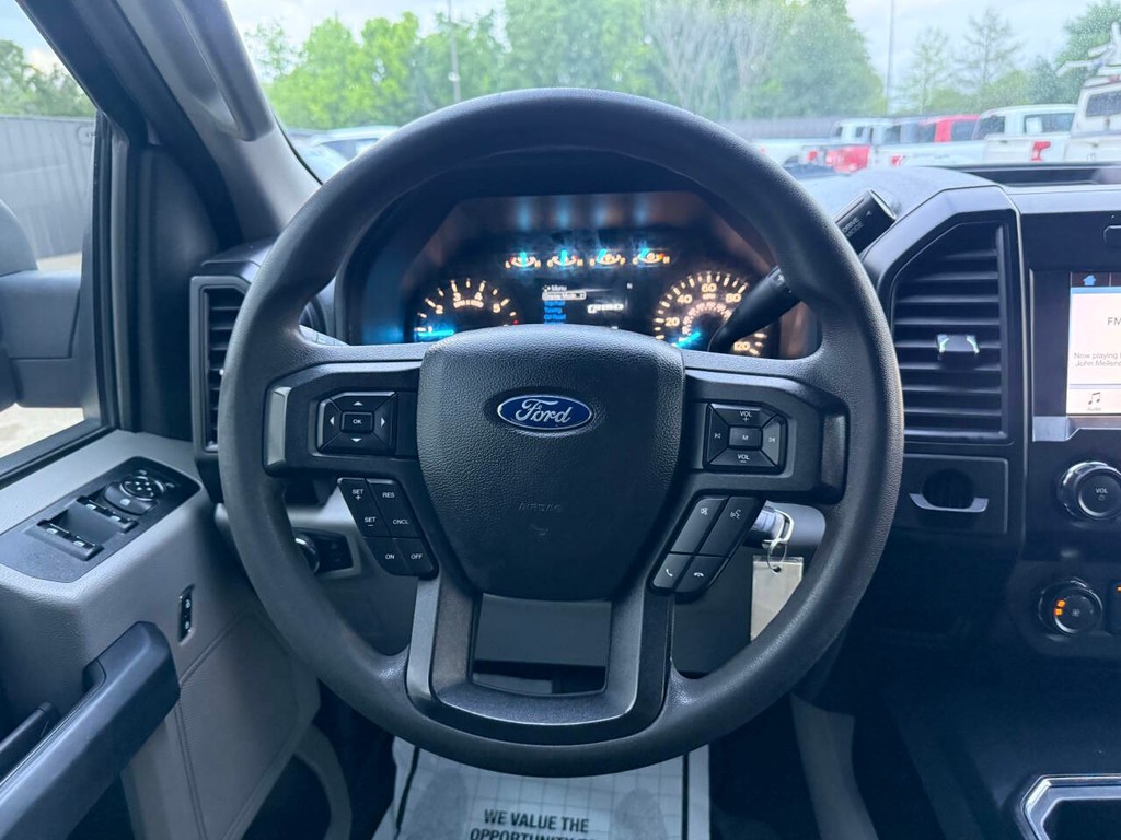 Ford F-150 Vehicle Full-screen Gallery Image 22