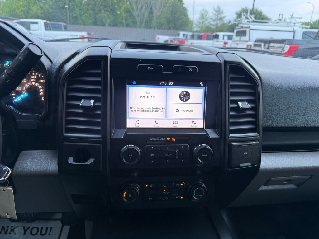 Ford F-150 Vehicle Full-screen Gallery Image 24