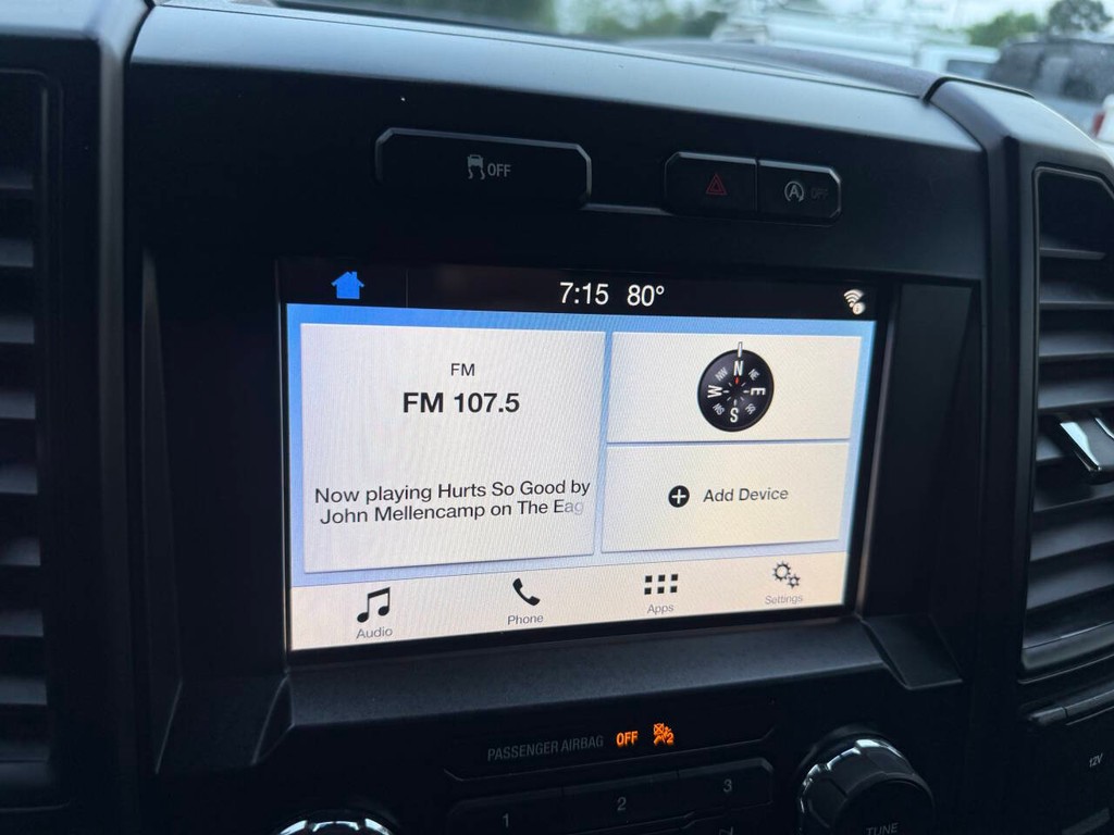 Ford F-150 Vehicle Full-screen Gallery Image 25