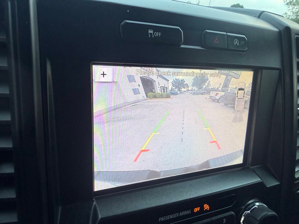 Ford F-150 Vehicle Full-screen Gallery Image 26